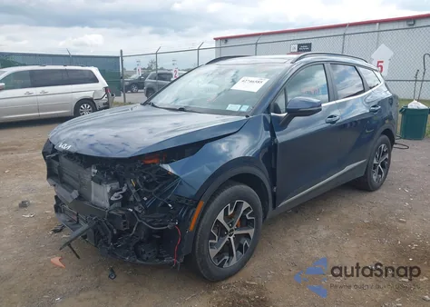 2023 Kia Sportage Hybrid Ex z USA, uszkodzony, nr VIN KNDPVCAG9P7014137